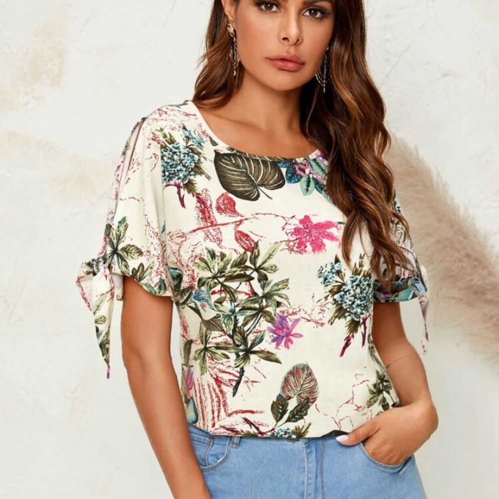 Knot cuff tropical top